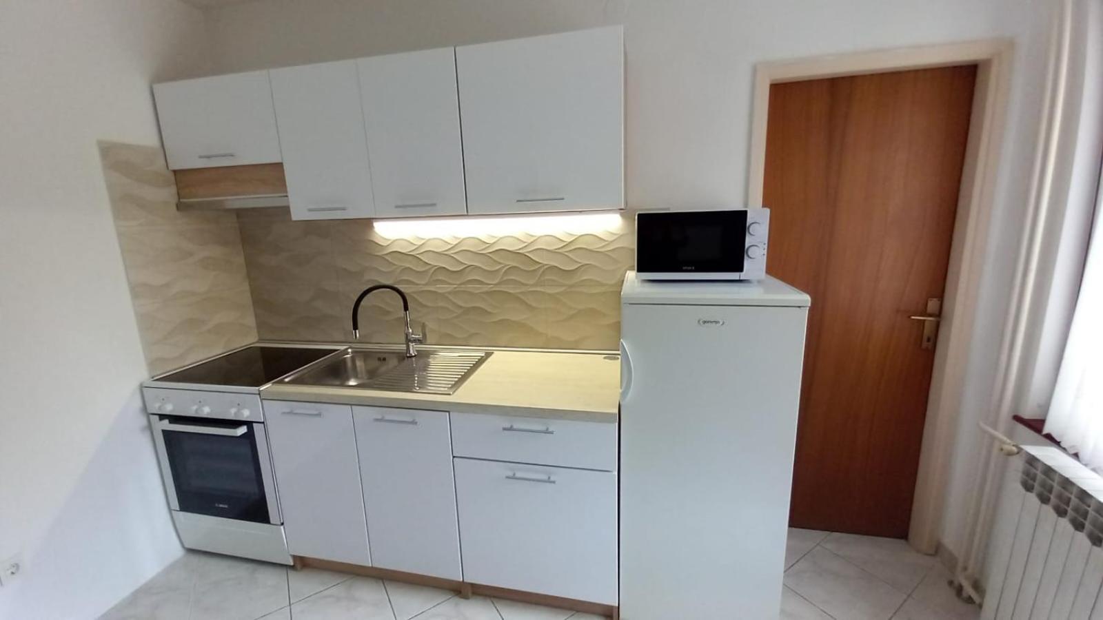 Apartment A4 Ines Near Beach 波雷奇 外观 照片
