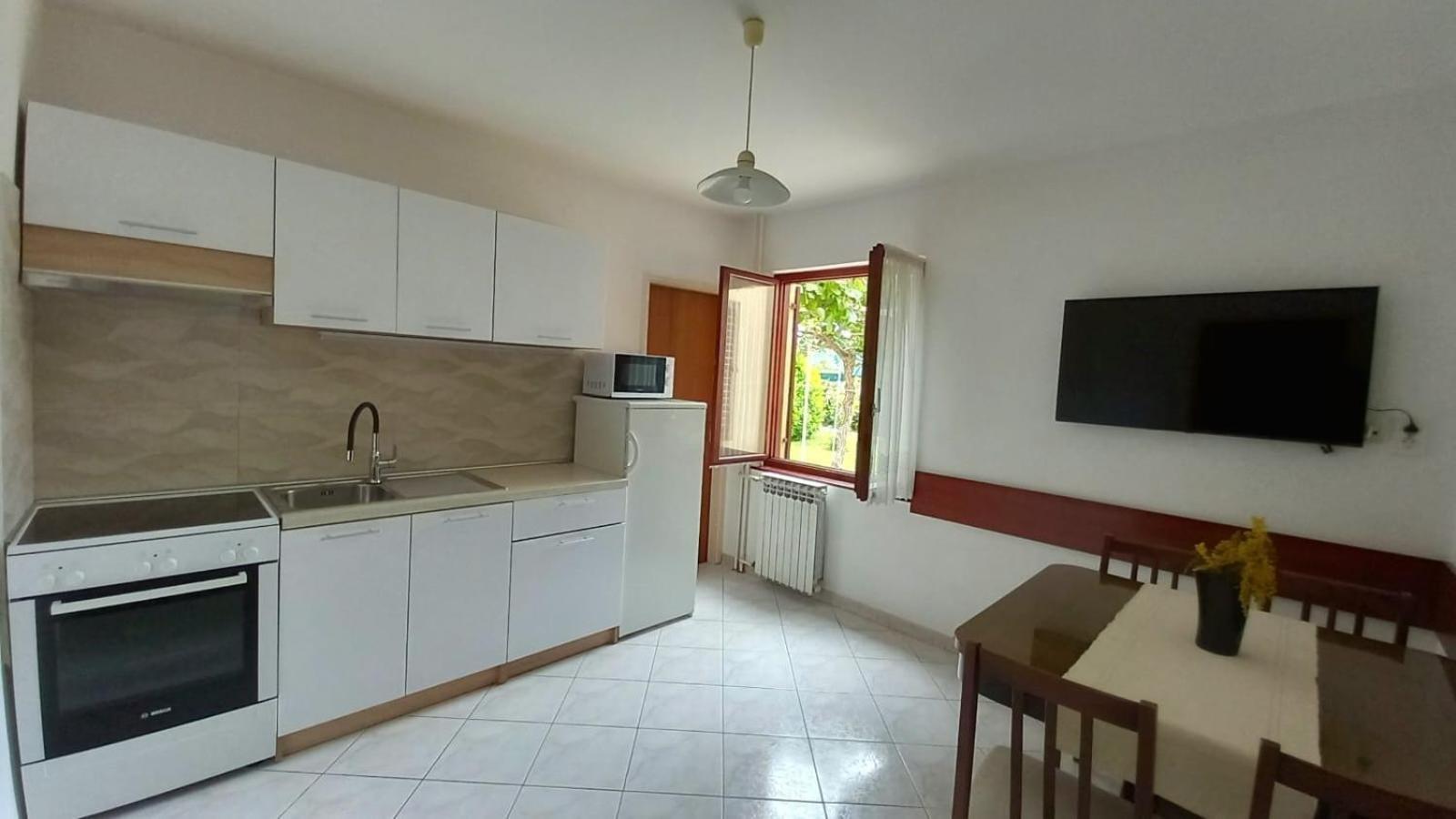 Apartment A4 Ines Near Beach 波雷奇 外观 照片
