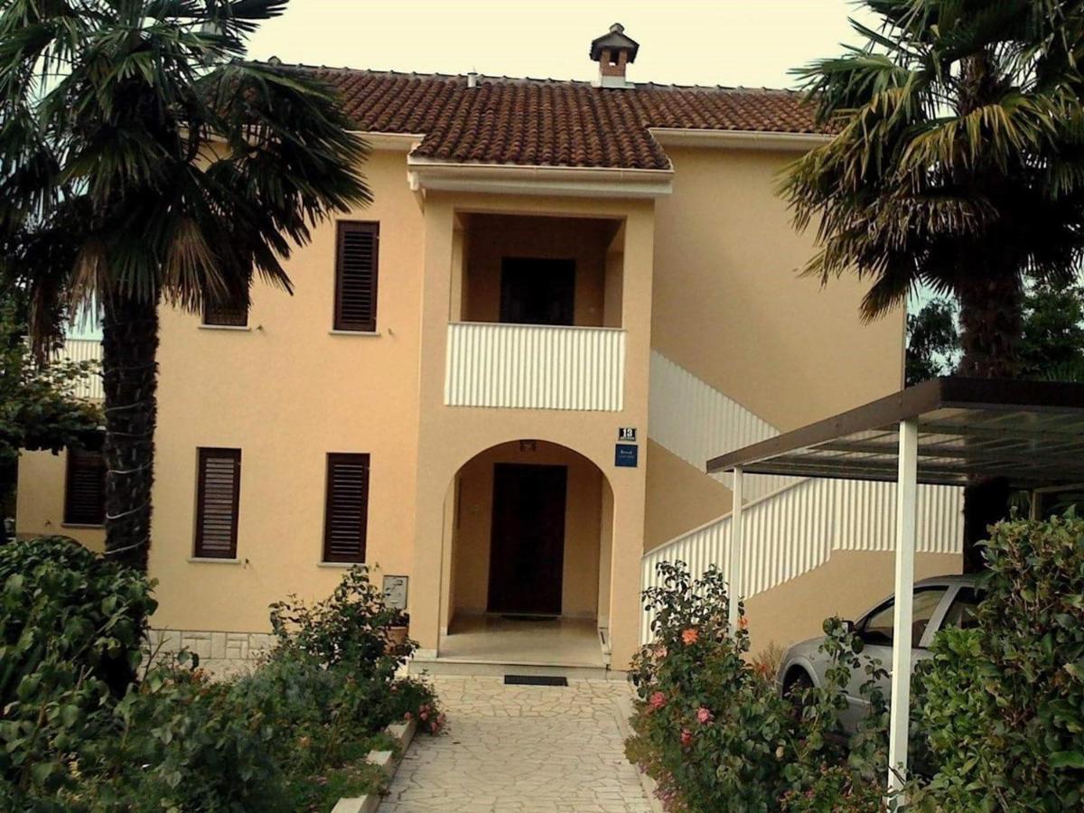 Apartment A4 Ines Near Beach 波雷奇 外观 照片
